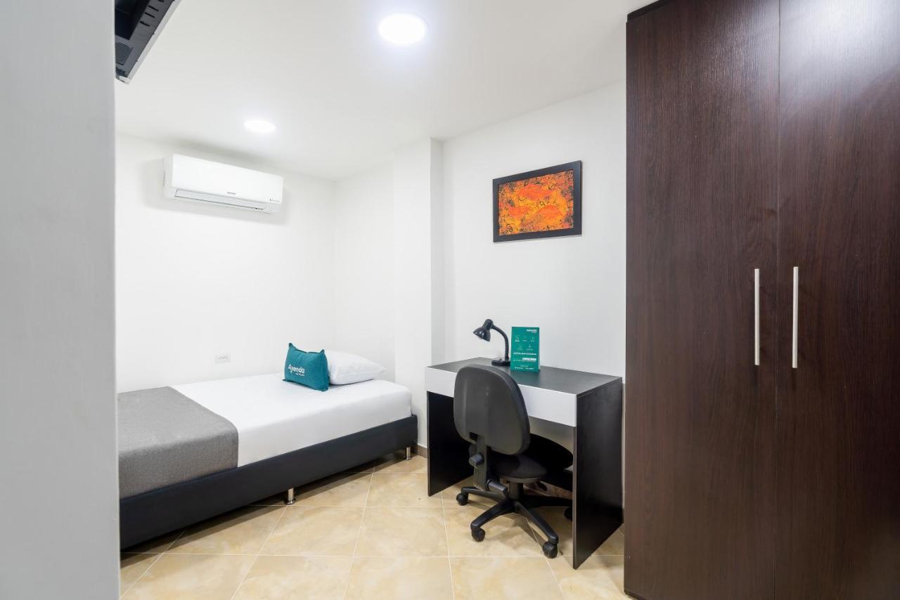 Ayenda Coliving La 78A Hotel Medellín Buitenkant foto