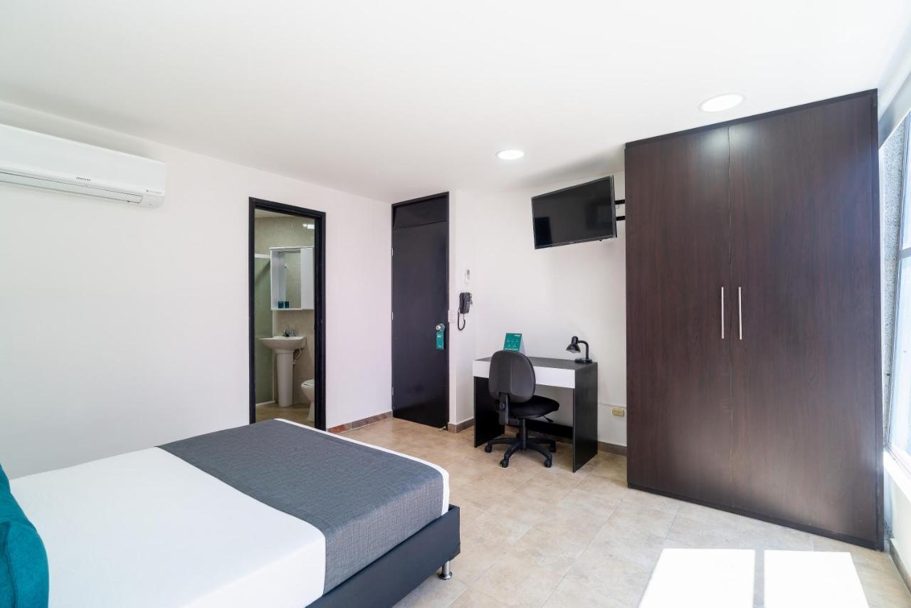 Ayenda Coliving La 78A Hotel Medellín Buitenkant foto