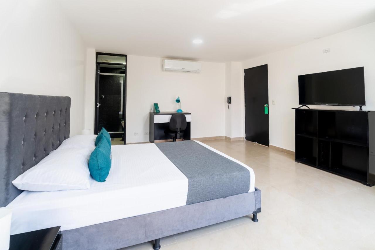 Ayenda Coliving La 78A Hotel Medellín Buitenkant foto